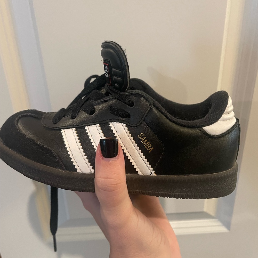 Toddler 10.5C Adidas Sambas Indoor Soccer Shoe - Like New